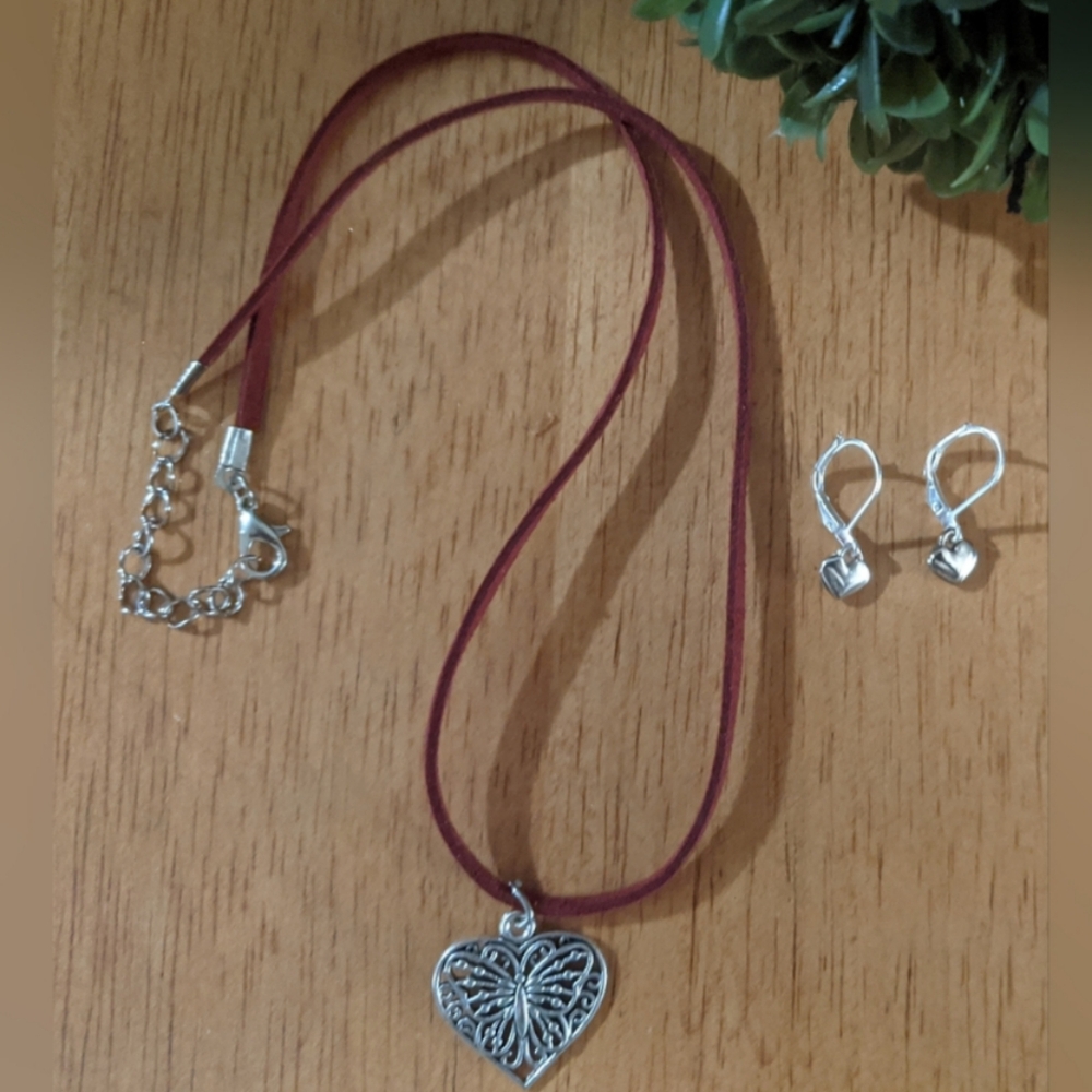 Red suede heart necklace and earrings set!